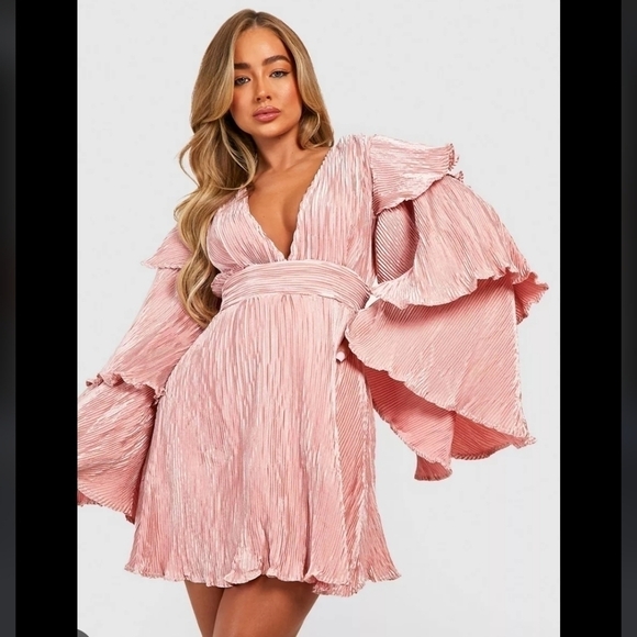 Boohoo Dresses & Skirts - Boohoo Occasion PLISSE LAYERED SLEEVE MINI DRESS women Blush 10